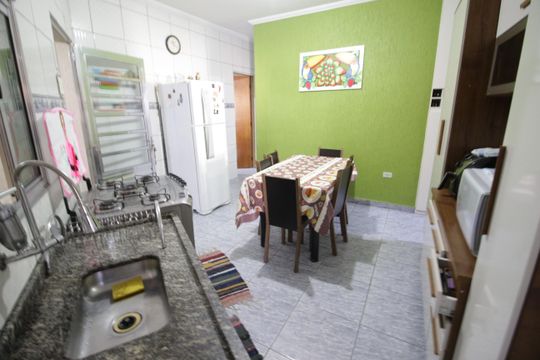 Cozinha de casa à venda com 3 quartos, 266m² em Piratininga, Osasco