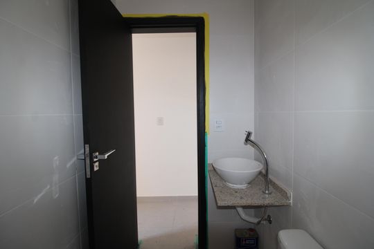 Banheiro de apartamento à venda com 1 quarto, 33m² em Parada Inglesa, São Paulo