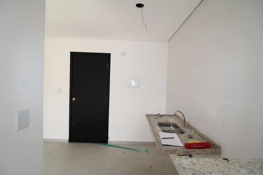Sala/Cozinha de apartamento à venda com 2 quartos, 50m² em Parada Inglesa, São Paulo