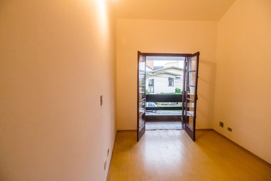 Quarto 1 de casa de condomínio para alugar com 3 quartos, 300m² em Alphaville, Santana de Parnaíba