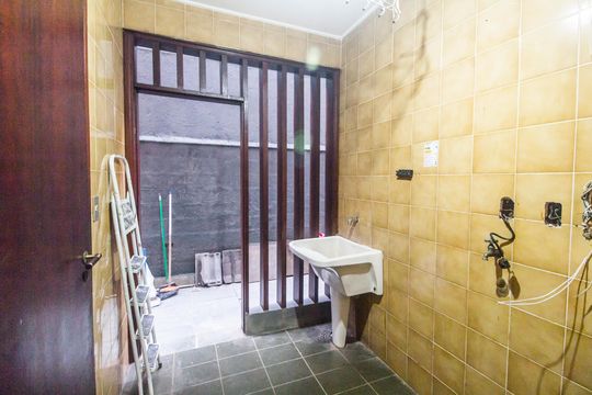 Área de Serviço de casa de condomínio para alugar com 3 quartos, 300m² em Alphaville, Santana de Parnaíba