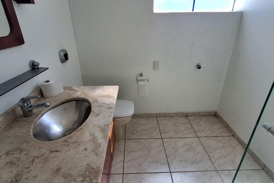 Banheiro Social  de casa para alugar com 4 quartos, 380m² em Jardim do Mar, São Bernardo do Campo