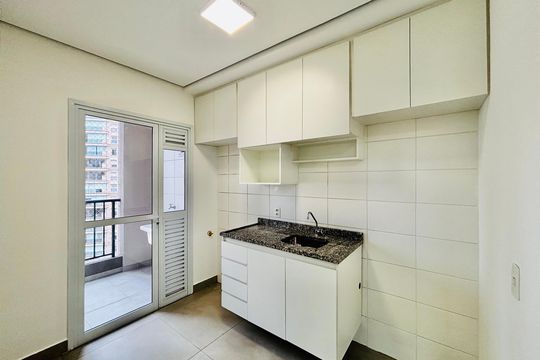 Cozinha  de apartamento para alugar com 2 quartos, 52m² em Alphaville Empresarial, Barueri