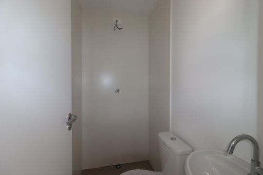 Banheiro de Serviço de apartamento à venda com 3 quartos, 323m² em Campestre, Santo André