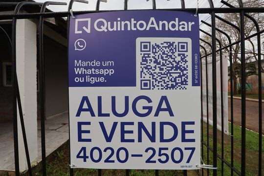 Placa de casa para alugar com 3 quartos, 350m² em Harmonia, Canoas