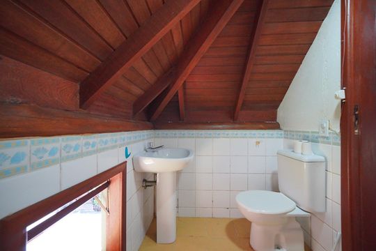 Banheiro da Suíte  de casa para alugar com 1 quarto, 54m² em Rio Tavares, Florianópolis
