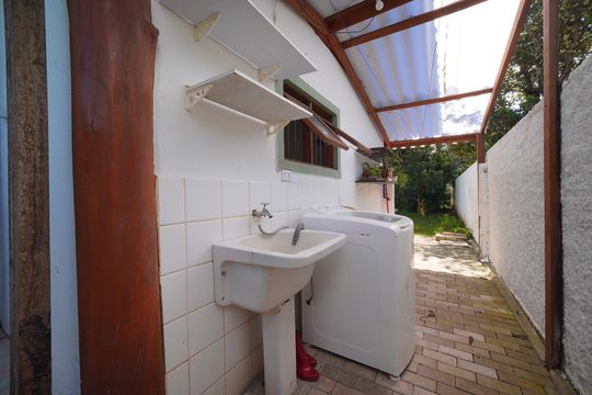 Área de Serviço  de casa para alugar com 1 quarto, 54m² em Rio Tavares, Florianópolis