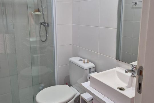 Banheiro de apartamento à venda com 1 quarto, 40m² em Vila Príncipe de Gales, Santo André