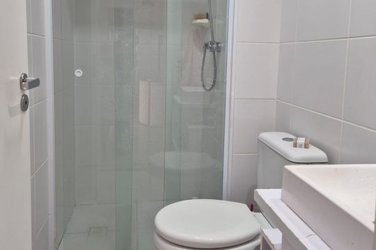 Banheiro de apartamento à venda com 1 quarto, 40m² em Vila Príncipe de Gales, Santo André
