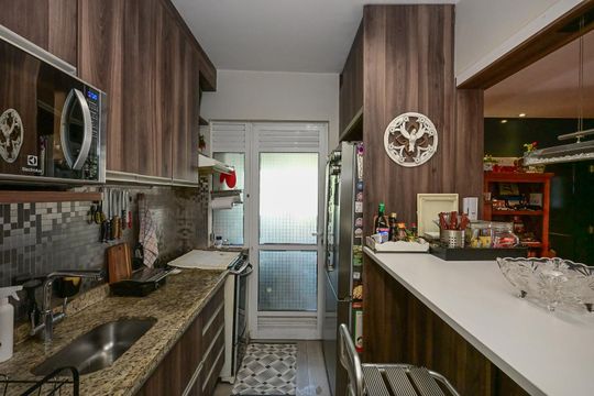 Cozinha de apartamento para alugar com 3 quartos, 94m² em Vila Suzana, São Paulo