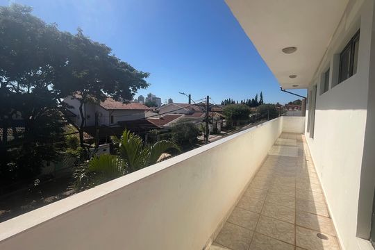 Sacada Suíte 1 de casa para alugar com 6 quartos, 799m² em Parque Alto Taquaral, Campinas