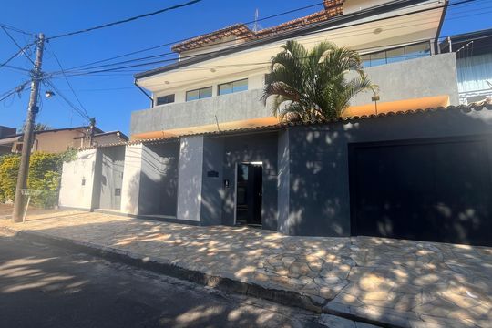 Fachada do bloco de casa para alugar com 6 quartos, 799m² em Parque Alto Taquaral, Campinas