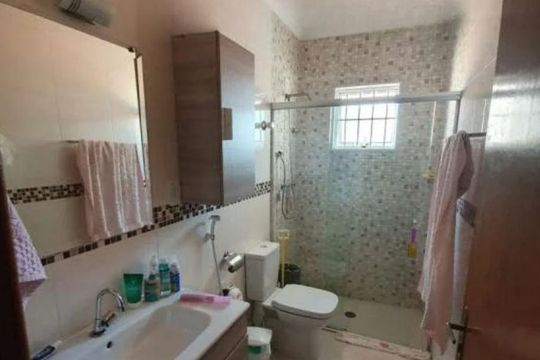 Banheiro de casa à venda com 3 quartos, 260m² em Vila Medeiros, São Paulo