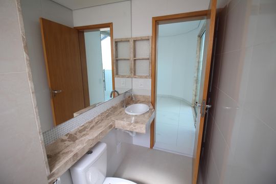 Banheiro 2 de apartamento à venda com 3 quartos, 145m² em Novo Eldorado, Contagem