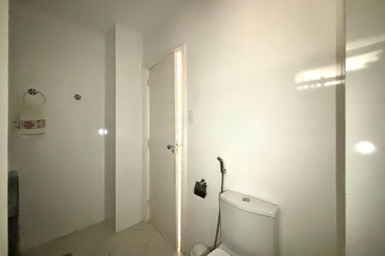 Banheiro social de apartamento à venda com 3 quartos, 164m² em Copacabana, Rio de Janeiro