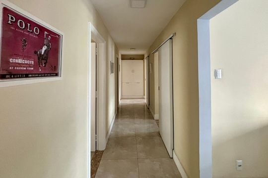 Corredor de apartamento à venda com 3 quartos, 164m² em Copacabana, Rio de Janeiro