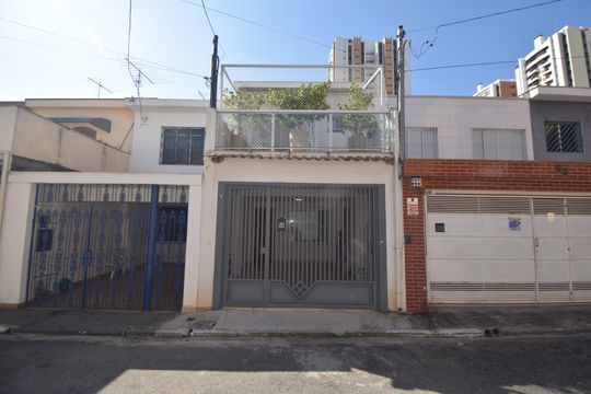 Fachada de casa à venda com 2 quartos, 130m² em Vila Gomes Cardim, São Paulo