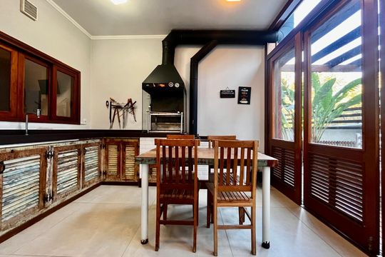 Churrasqueira de casa à venda com 3 quartos, 235m² em Fazenda Santa Cândida, Campinas