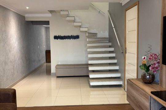 Sala de casa à venda com 3 quartos, 240m² em Centro, Guarulhos