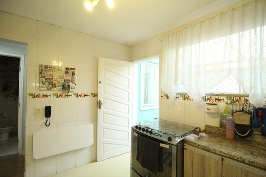 Cozinha de casa de condomínio à venda com 4 quartos, 140m² em Taquara, Rio de Janeiro