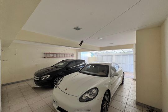 Garagem de casa à venda com 5 quartos, 612m² em Barra da Tijuca, Rio de Janeiro
