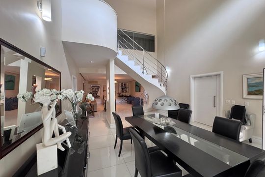 Sala de casa à venda com 5 quartos, 612m² em Barra da Tijuca, Rio de Janeiro
