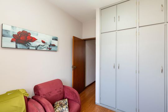Quarto 3 de casa à venda com 4 quartos, 264m² em Carlos Prates, Belo Horizonte