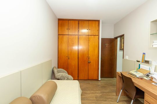 Quarto 1 de casa à venda com 4 quartos, 264m² em Carlos Prates, Belo Horizonte