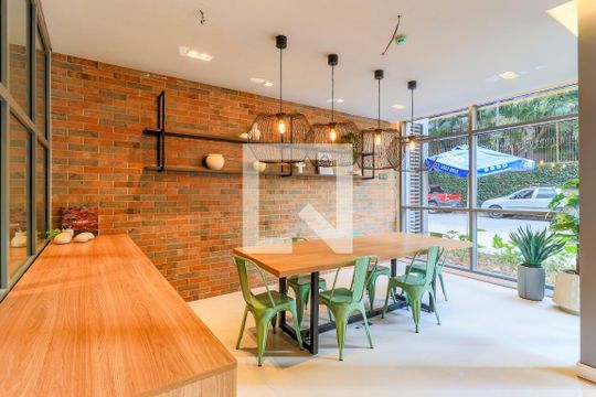 Área comum - sala de Reunião de kitnet/studio à venda com 1 quarto, 30m² em Jardim das Acacias, São Paulo