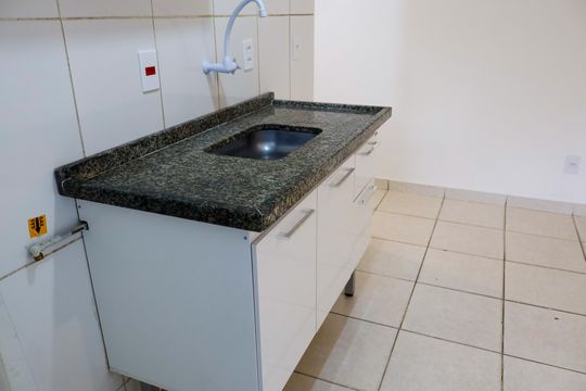 Cozinha de apartamento à venda com 2 quartos, 52m² em Piratininga, Osasco