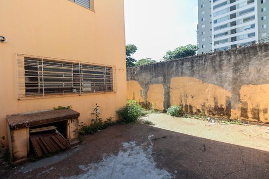 Quintal e Área de Serviço de casa à venda com 3 quartos, 176m² em Chácara Califórnia, São Paulo