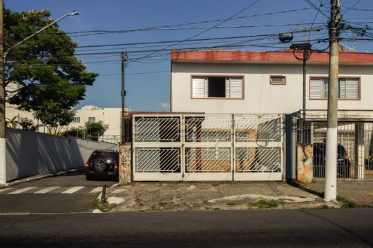 Fachada de casa à venda com 3 quartos, 176m² em Chácara Califórnia, São Paulo