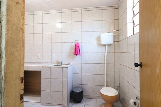 Banheiro  de casa para alugar com 2 quartos, 25m² em Jardim Carvalho, Viamão