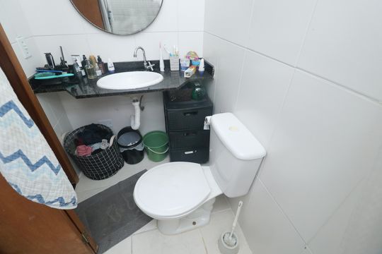 Banheiro da Suíte de apartamento à venda com 2 quartos, 135m² em Jardim Stetel, Santo André
