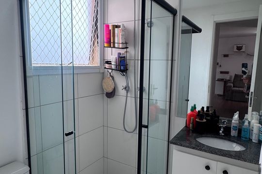 Banheiro de apartamento à venda com 2 quartos, 49m² em Jardim Samambaia, Campinas