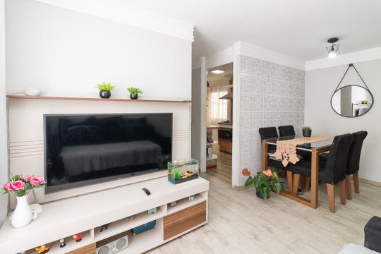 Sala de apartamento para alugar com 2 quartos, 49m² em Jardim Danfer, São Paulo