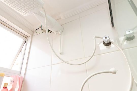 Banheiro de apartamento para alugar com 2 quartos, 49m² em Jardim Danfer, São Paulo