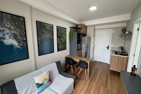 Sala/Cozinha de kitnet/studio à venda com 1 quarto, 27m² em Vila Nova Conceição, São Paulo