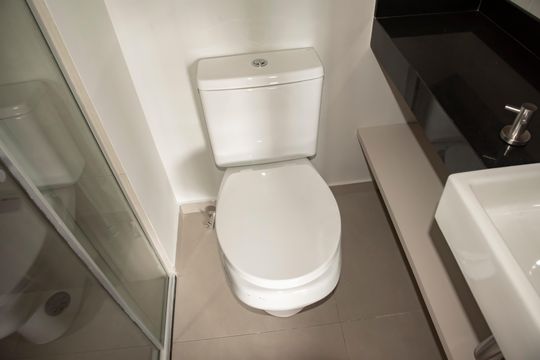 Banheiro de kitnet/studio para alugar com 1 quarto, 30m² em Vila Clementino, São Paulo