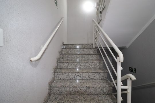 Escada  de apartamento à venda com 2 quartos, 100m² em Jardim Ana Maria, Santo André