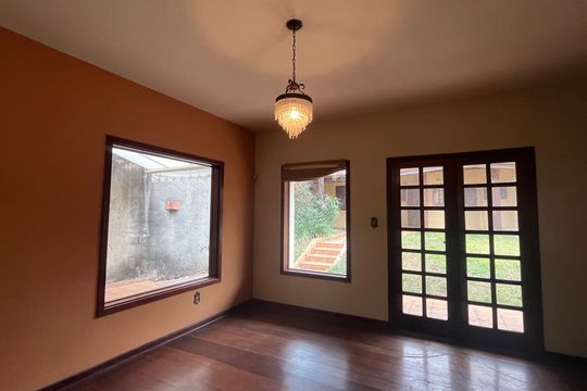Sala de casa à venda com 4 quartos, 329m² em Jardim do Sol, Campinas