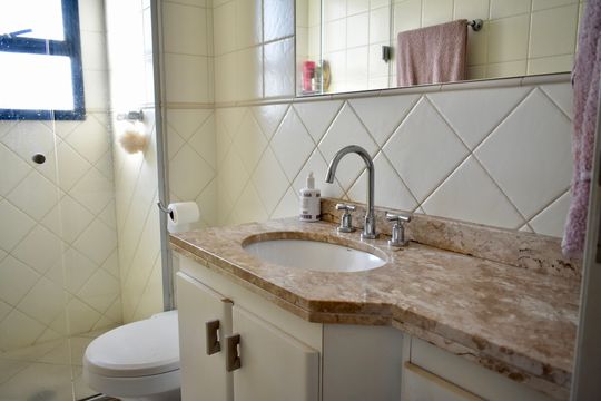 Banheiro da Suíte de apartamento à venda com 3 quartos, 120m² em Chácara Inglesa, São Paulo