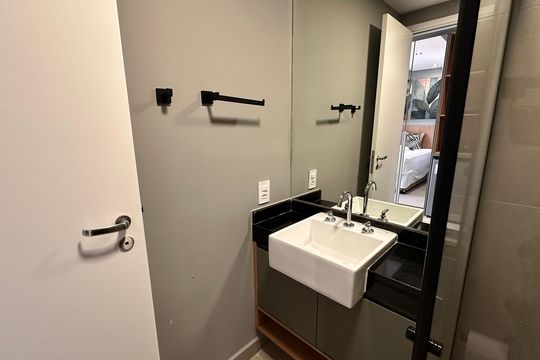 Banheiro de kitnet/studio à venda com 1 quarto, 20m² em Jardim das Acacias, São Paulo