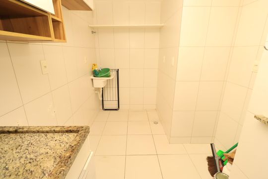 Cozinha de apartamento para alugar com 1 quarto, 53m² em Stiep, Salvador