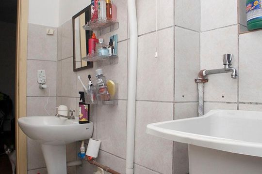 Banheiro Social de apartamento à venda com 2 quartos, 60m² em Centro Histórico, Porto Alegre