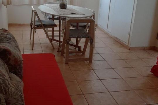 Sala de apartamento para alugar com 1 quarto, 45m² em Boa Vista, São Vicente