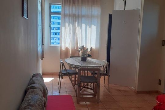 Sala de apartamento para alugar com 1 quarto, 45m² em Boa Vista, São Vicente