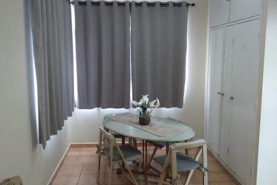 Sala de apartamento para alugar com 1 quarto, 45m² em Boa Vista, São Vicente