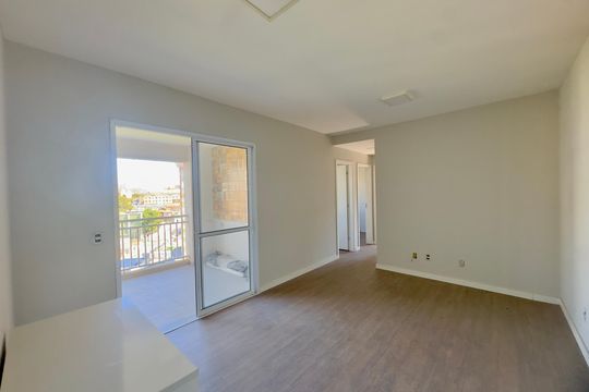 Sala de apartamento para alugar com 3 quartos, 70m² em Vila Leonor, Guarulhos
