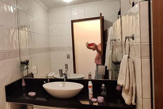 Banheiro 1 de casa à venda com 4 quartos, 282m² em Parque das Nações, Santo André